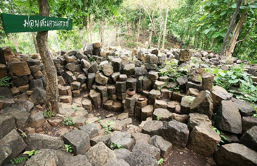 สถานที่ลี้ลับทั่วไทย ม่อนเสาหิน