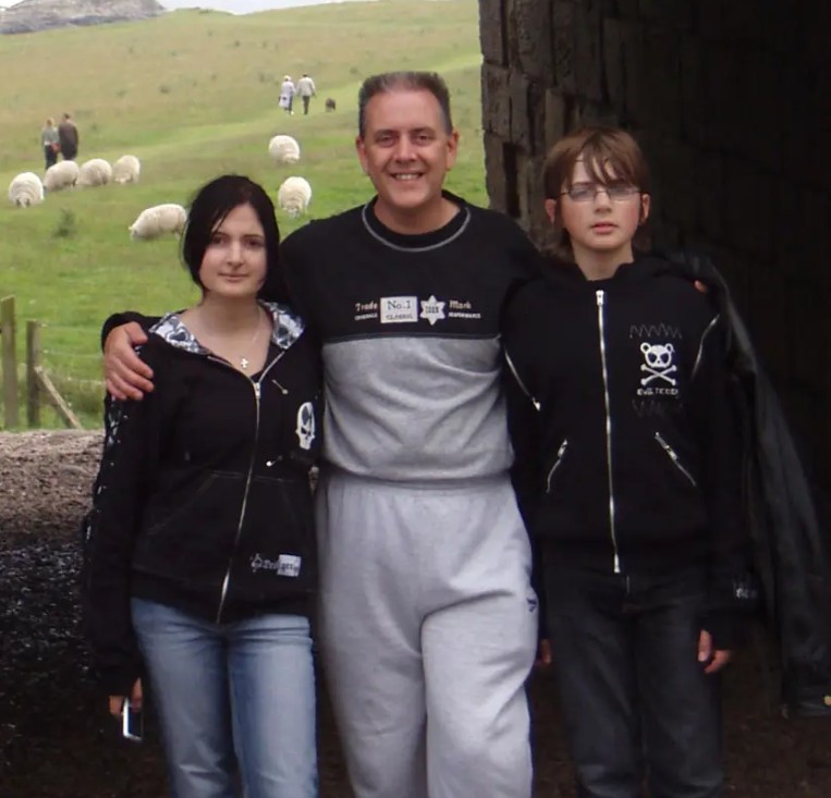 ภาพดอสเดนนกับครอบครัว