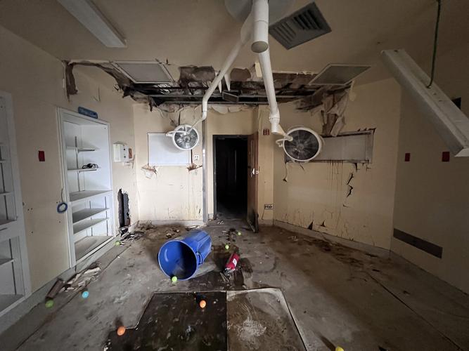 สภาพด้านในโรงพยาบาลร้างแห่งโรดไอส์แลนด์